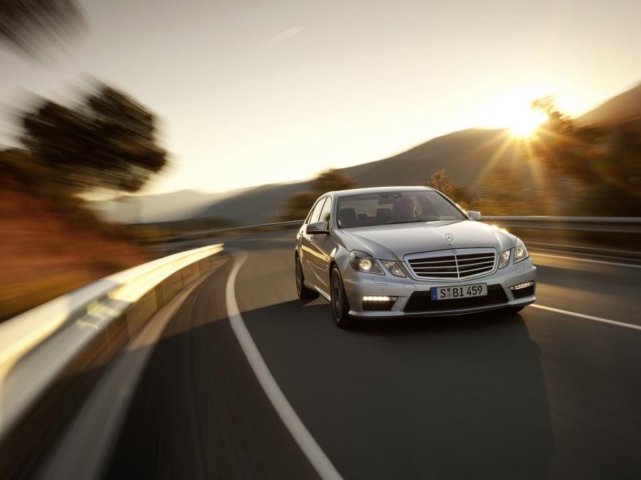  Mercedes-Benz E63 AMG 2010 года  (фото 14 из 57)